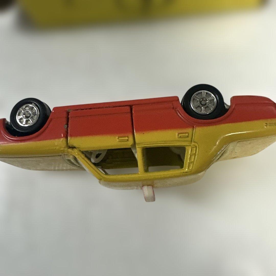 トミカ黒箱No.28TOYOTA クラウン　タクシー ヴィンテージ