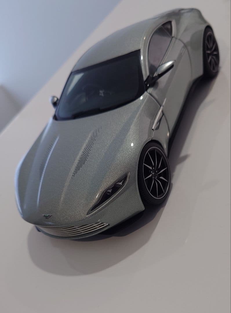 007 アストンマーチン DB10 1/18【MATTEL】