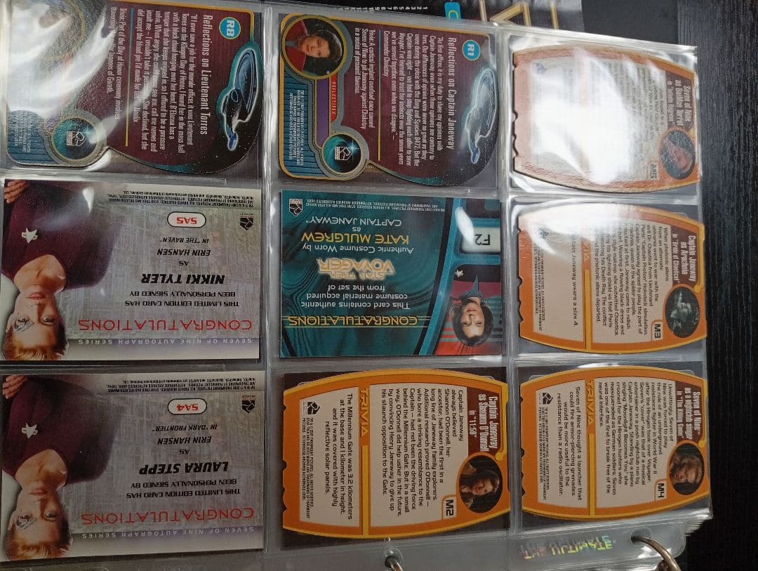 スタートレック　ボイジャー　トレーディングカード　専用バインダー入り