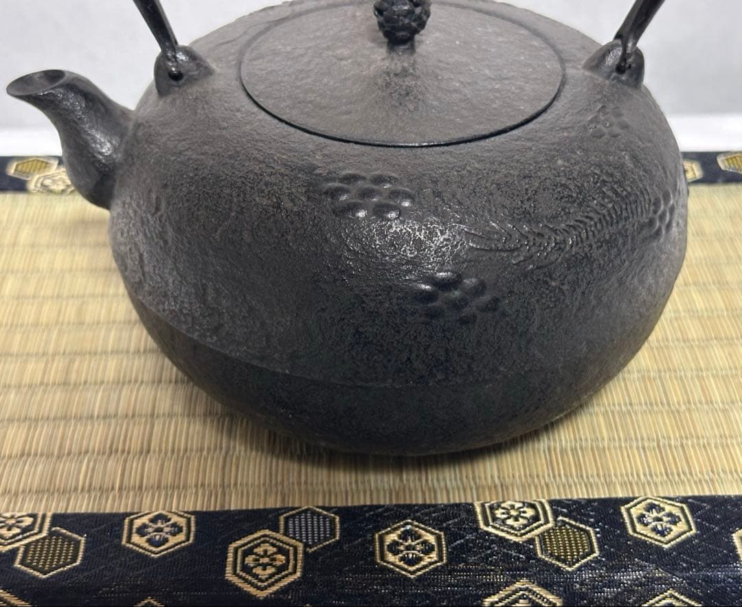 本番盛岡 薫山 南部鉄器 鉄瓶 柚子型 雲龍 1.2リットル 新品未使用品