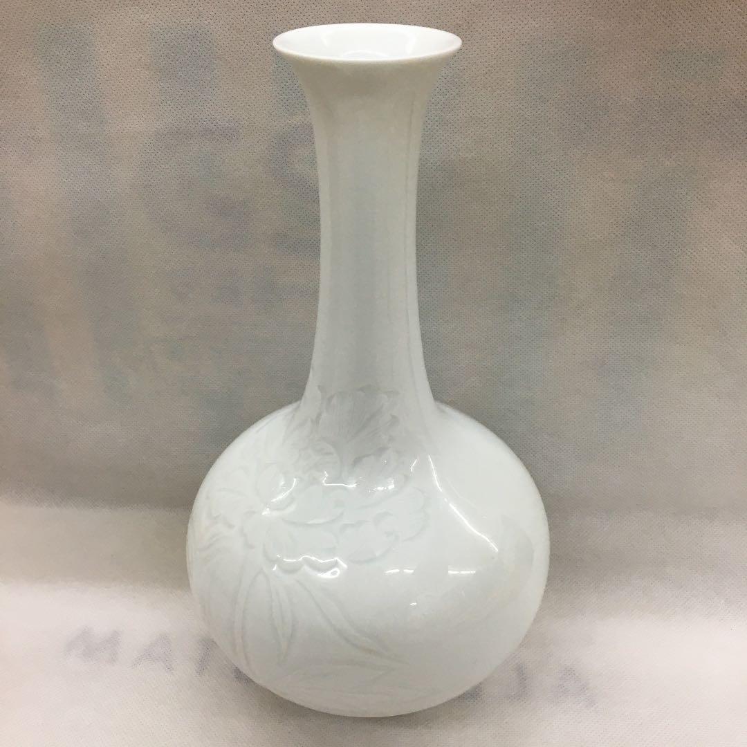 未使用品　有田焼　中村清見　白磁彫　花瓶