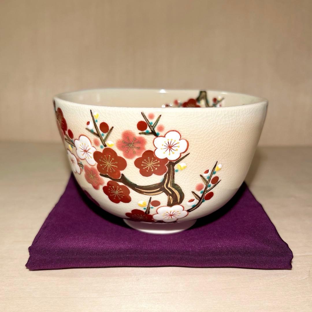 京焼　色絵　梅の図　抹茶茶碗