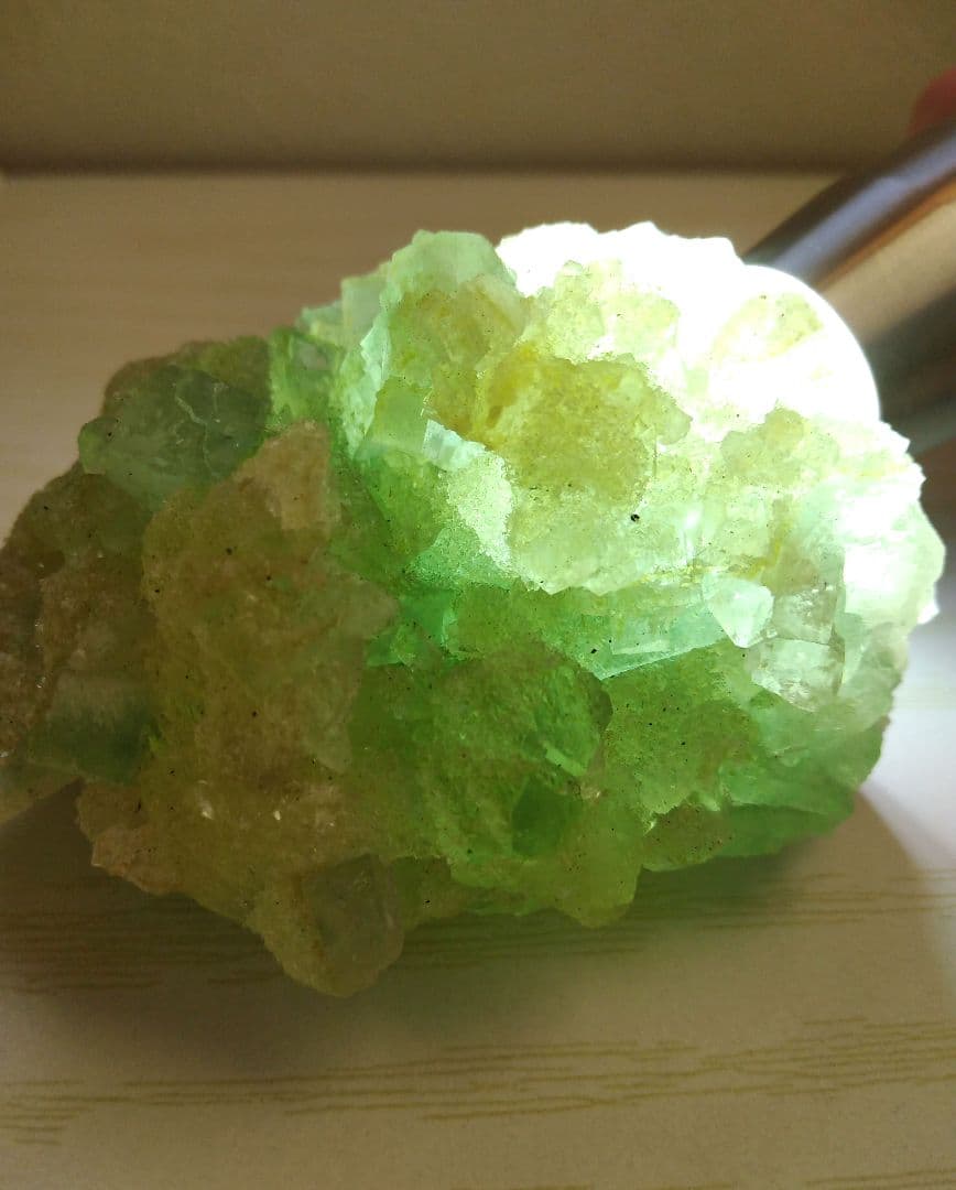 グリーンアポフィライト（魚眼石）　鉱物標本