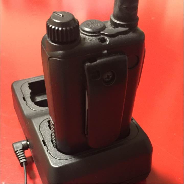 トランシーバーと充電器