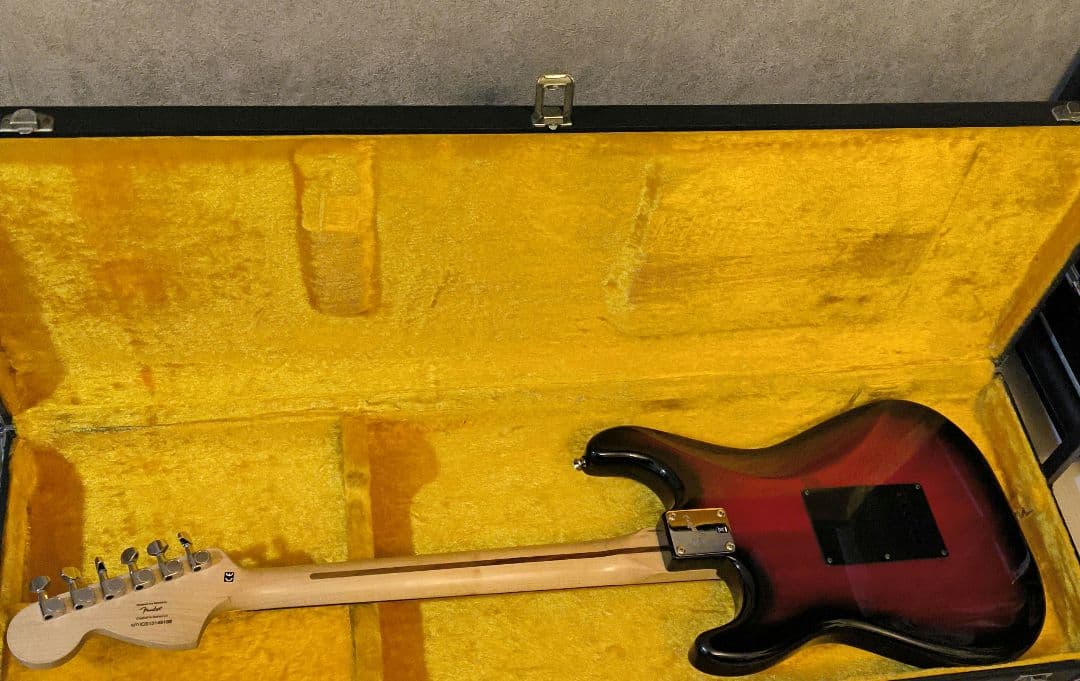 Squier by Fender(スクワイアー フェンダー) ケース付き