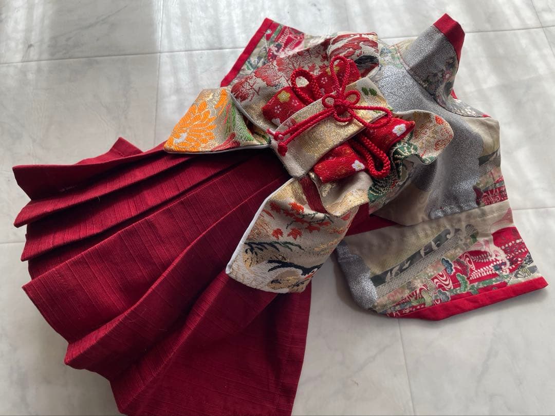 花　わんちゃんの可愛い袴の着物　オーダー作成　赤花結びと古典柄　２着