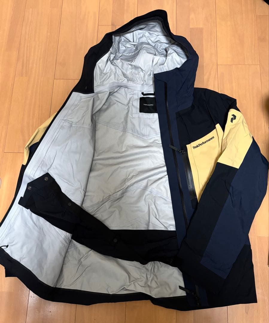 Peak Performance Gravity ピークパフォーマンス ウェア