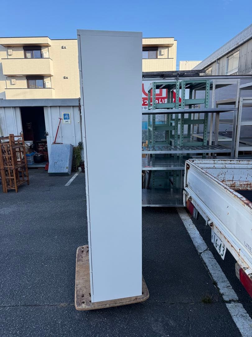 愛知　２７人用ロッカー シューズボックス　中古　南京錠タイプ