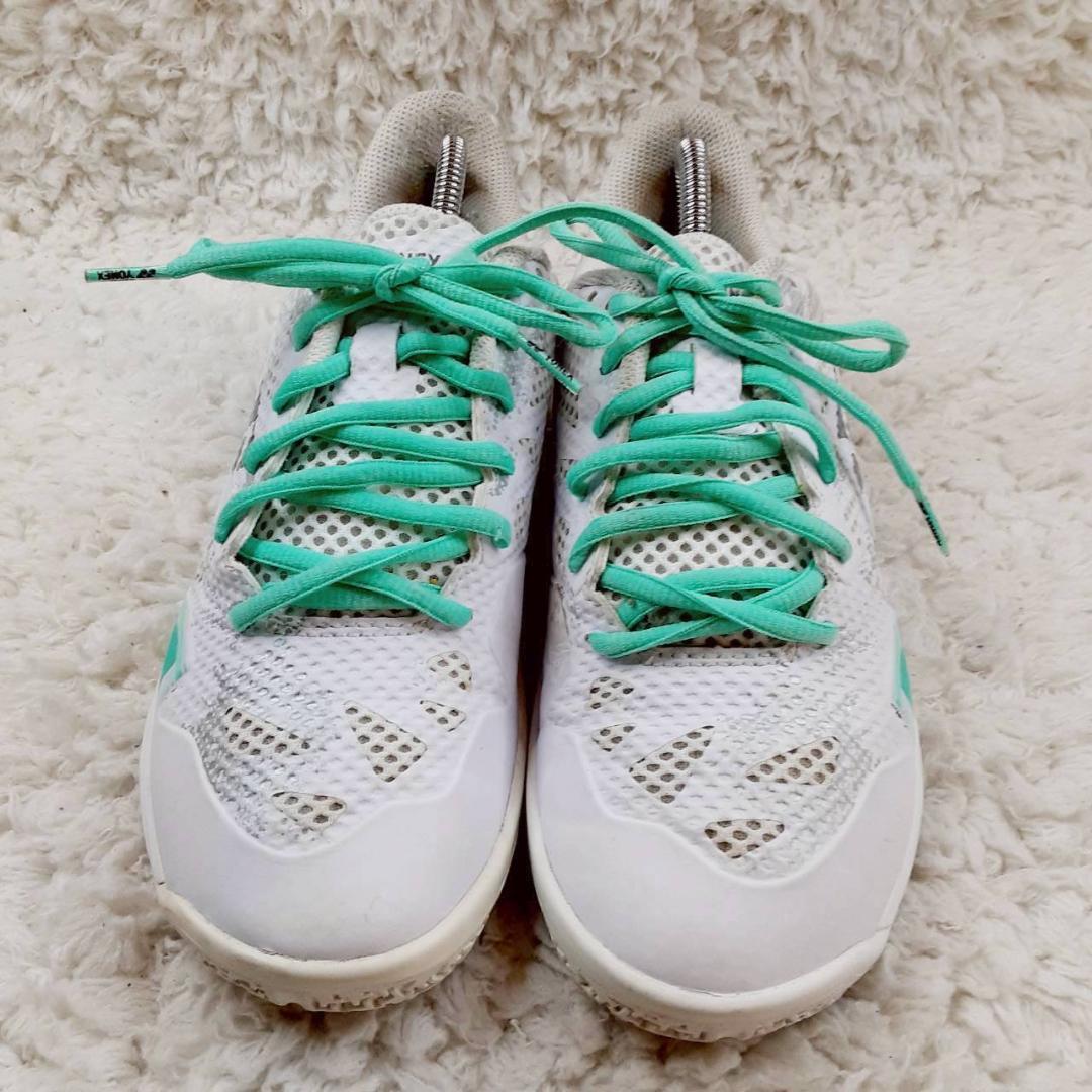 美品 24㎝◎YONEX ヨネックス バトミントンシューズ ホワイト 白