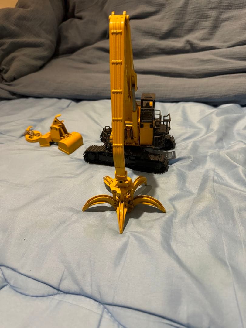 ミニカー KOMATSU 1/50 PC1100 LC