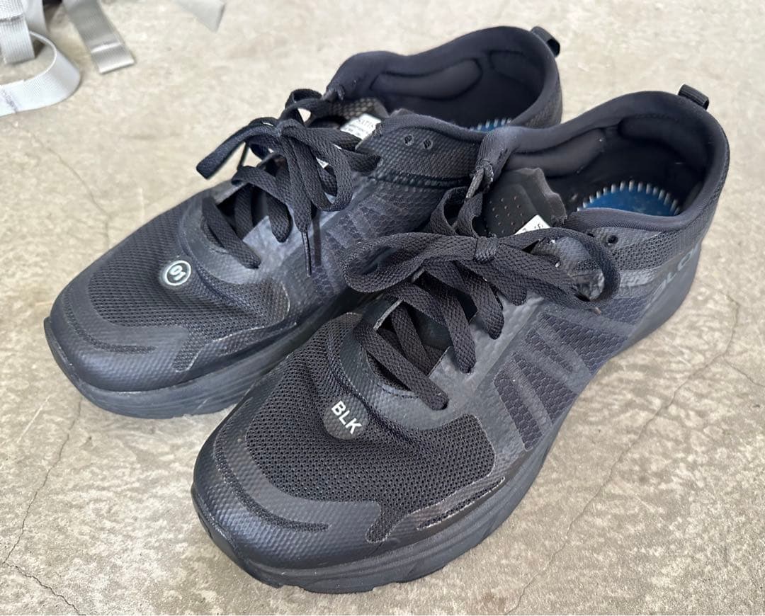 satisfy running salomon サティスファイ　27cm