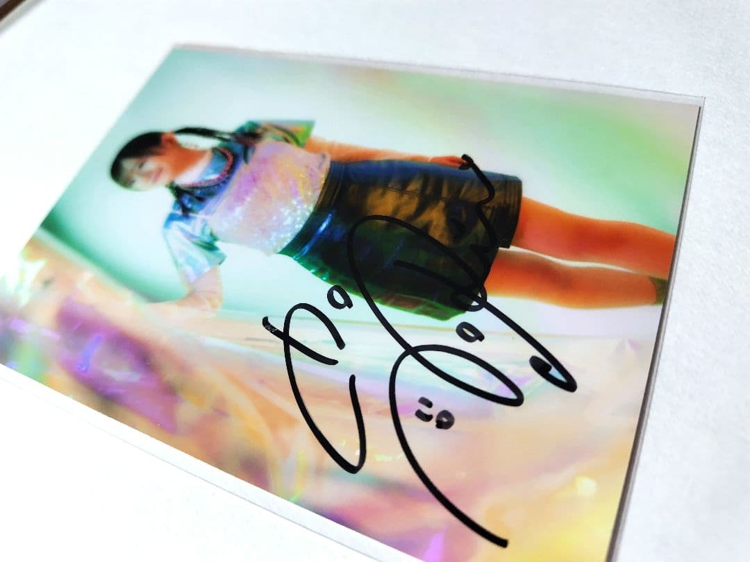 高橋李依 直筆サイン入り ブロマイド
