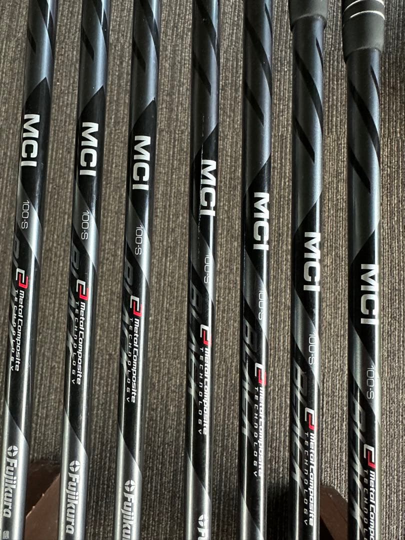 アキラ　MCI 100S アイアンセット 4-9 P 7本セット