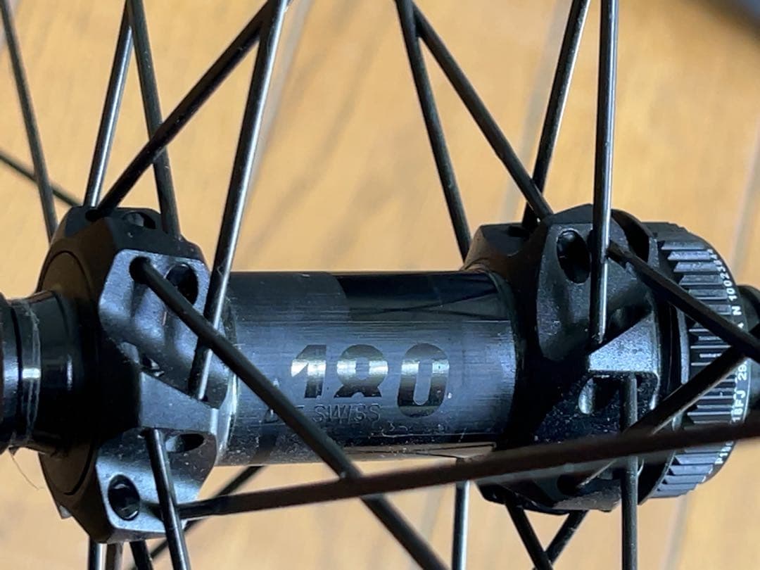 中華完組カーボンホイール　リム高65/60