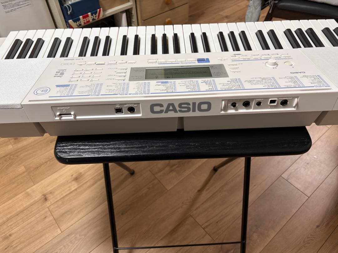 CASIO 電子キーボード LK-222ホワイト 譜面スタンド付き