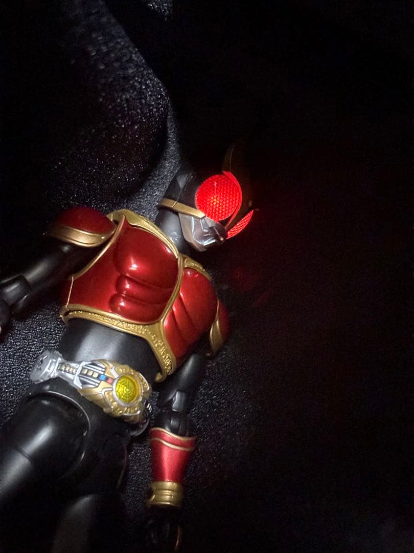 【期間限定値下げ】発光改造　仮面ライダークウガ　フィギュア