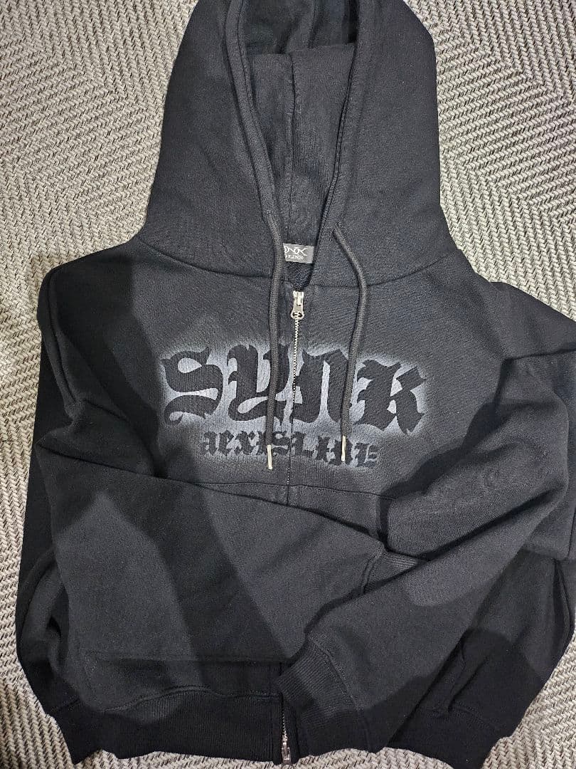 【値下げしました】【匿名配送】aespa　パーカー(クロップド)