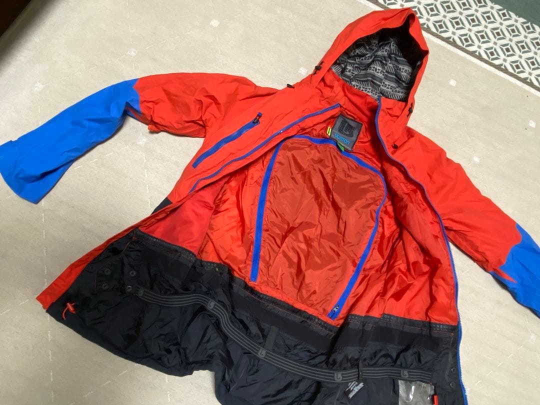 バートン　スノボ　スノーボード　ウェア　ジャケット　ポケッタブル　リュック　携帯