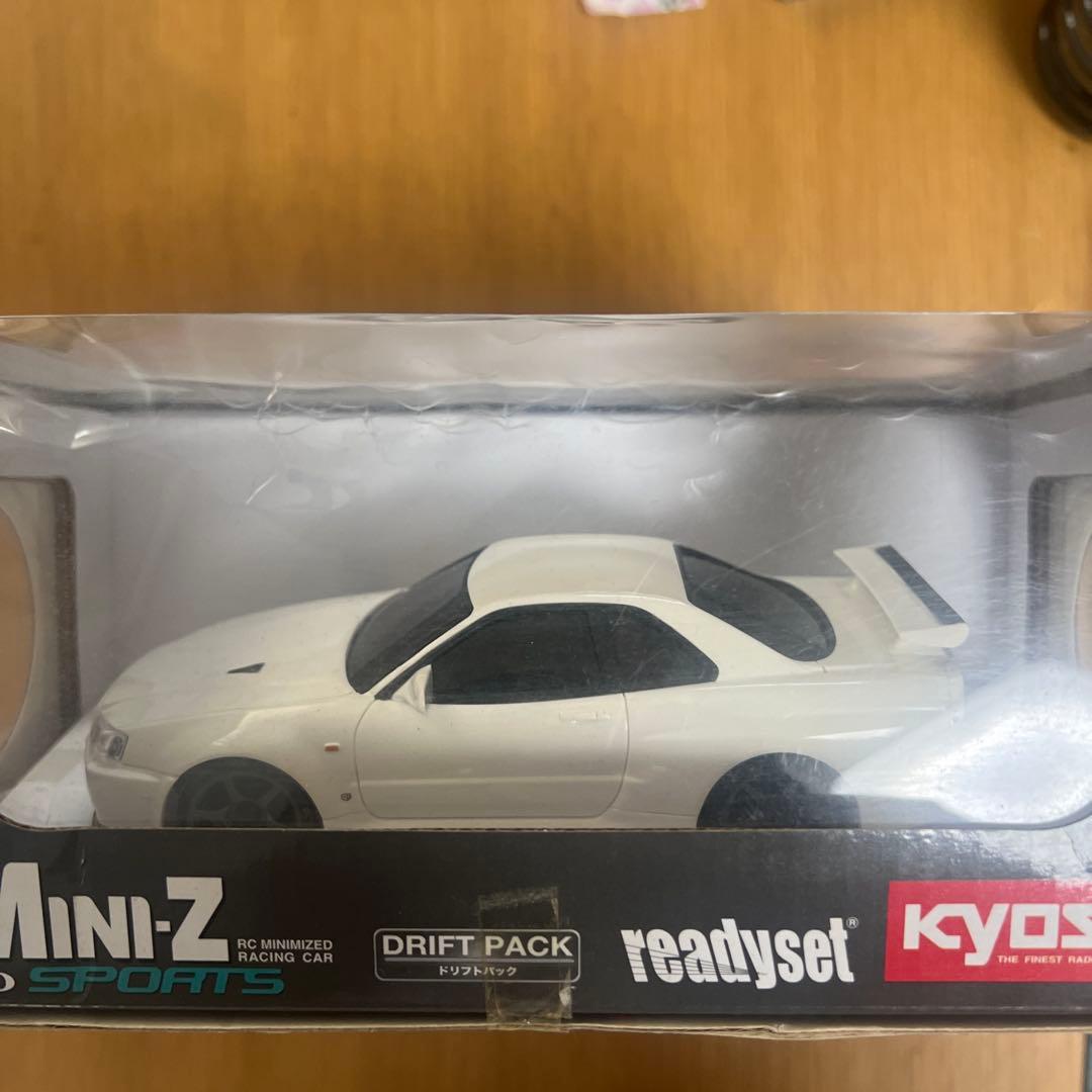 値下げ！！未開封Kyosho スカイラインGTR No.012