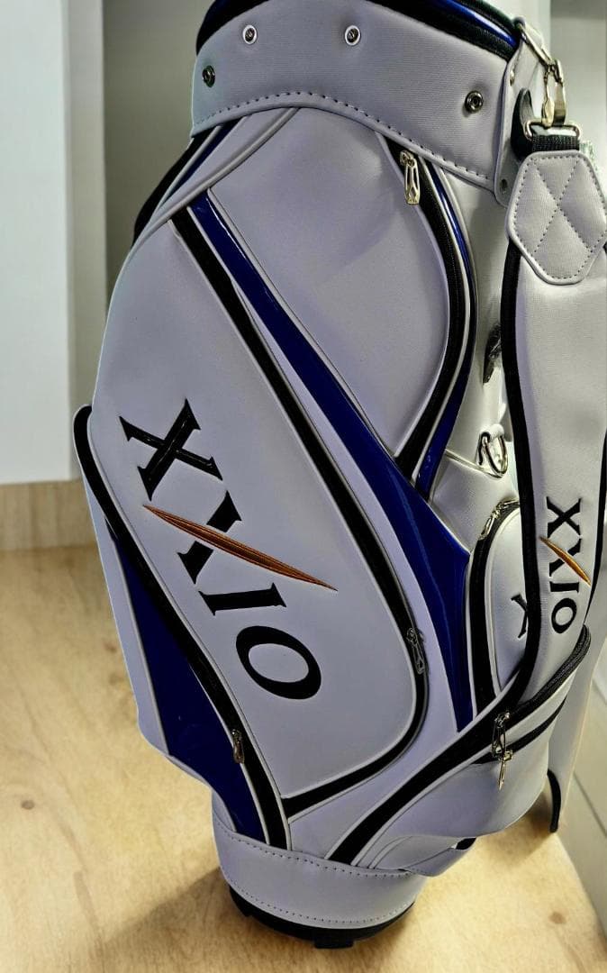 【新品未使用】XXIO ゴルフバッグ 新品未使用 ホワイト/ブルー