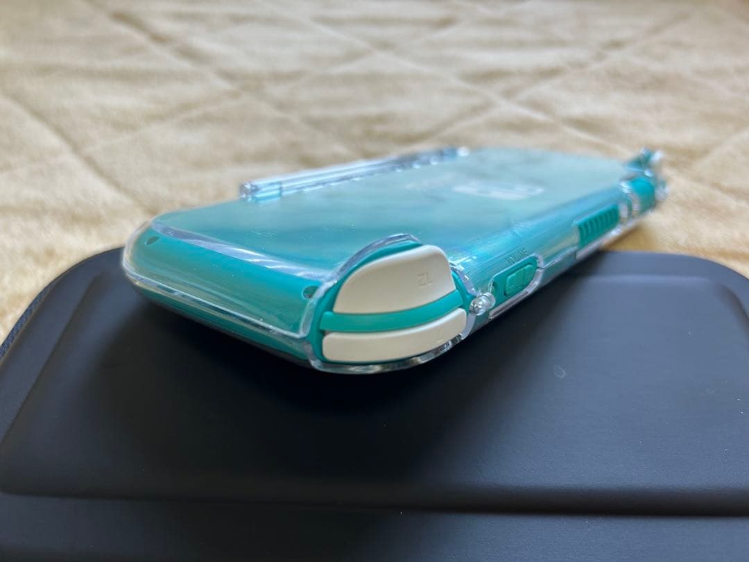 【美品】Nintendo Switch Lite＋ケース・本体カバー・液晶カバー