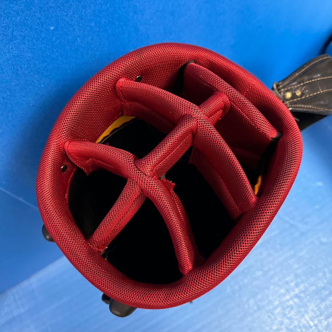 TaylorMadeスタンド式キャディーバッグ