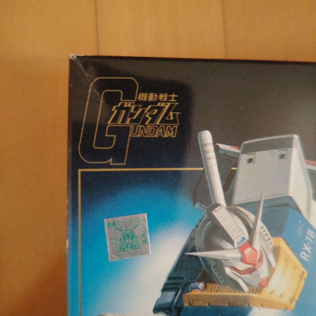 HG ガンダム　ラストショット　箱のシワ、凹みあり