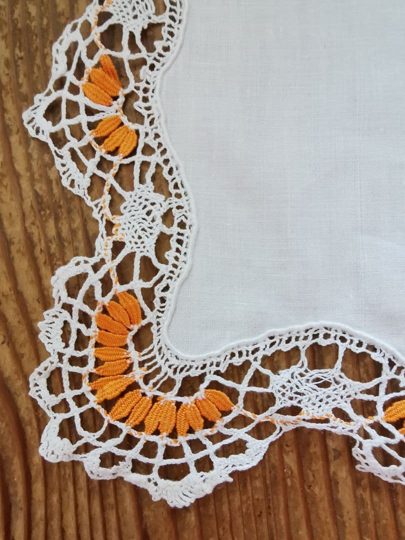 アンティークフランス 透かしレース スカラップフリル装飾 リネンクロス ドイリー