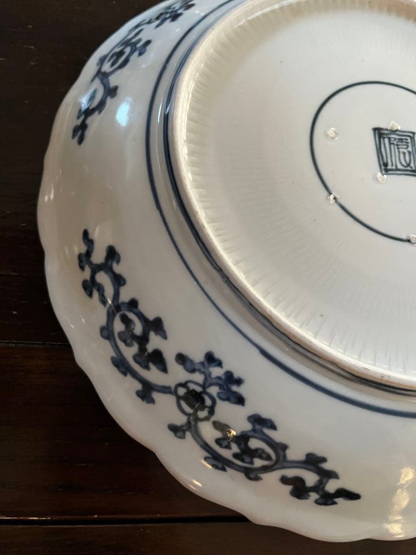 江戸中期　古伊万里　上手　陽刻　団扇　扇　宝尽　　稜花形　輪花尺皿