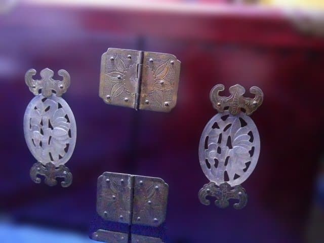 貴重！翡翠が象嵌されたアンティークの中国の姫箱です。作りの良いものです