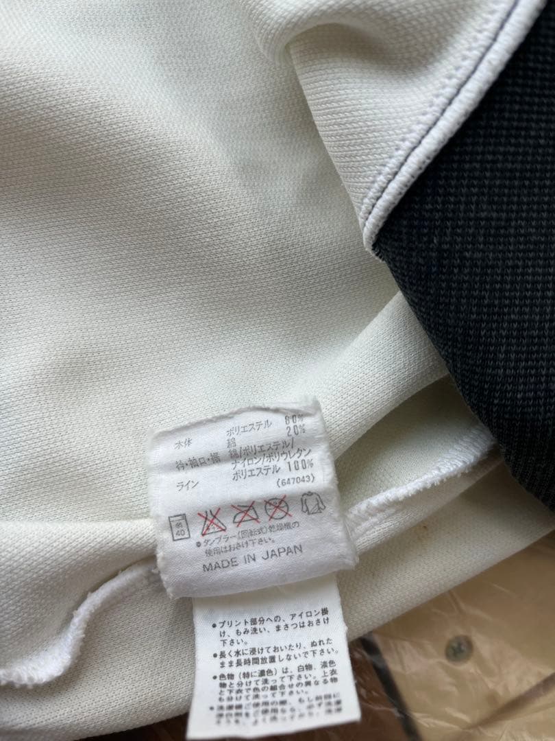 adidas トラックジャケット　サイズ/Ｌ　カラー/ブラック・ホワイト