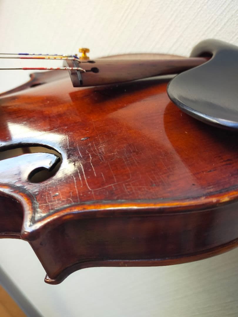 オールドヴァイオリン（an old violin）