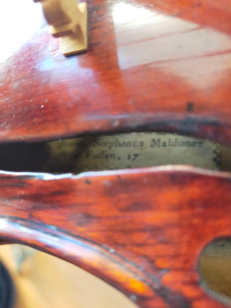 オールドヴァイオリン（an old violin）