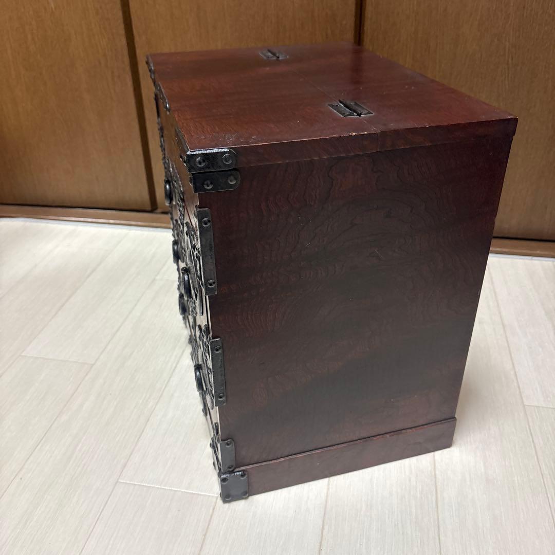 ①②からくり箪笥　岩谷堂箪笥