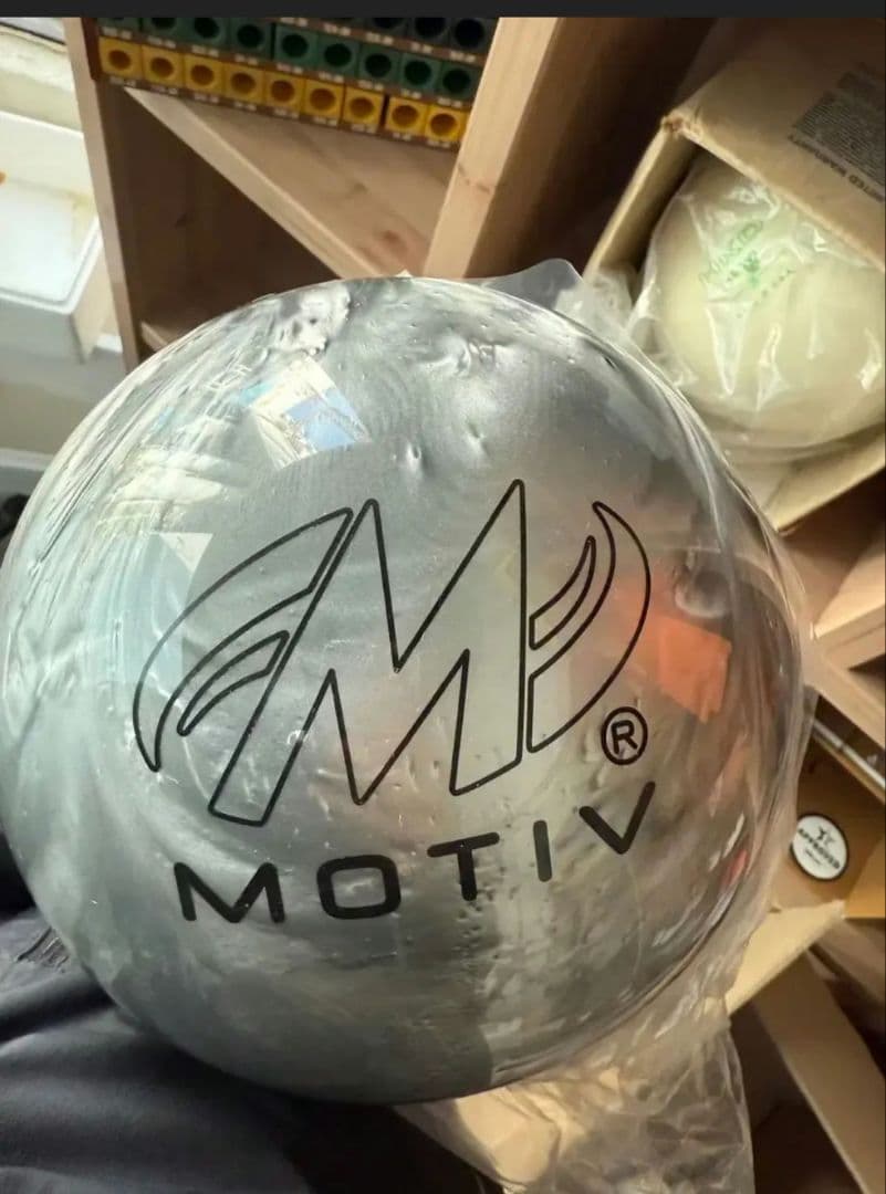 MOTIV VENOM SPARE ボウリングボール