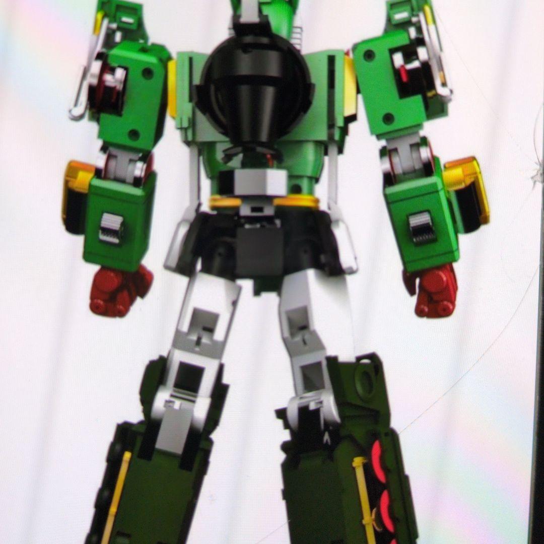 POSE＋メタル.銀河旋風サスライガー。