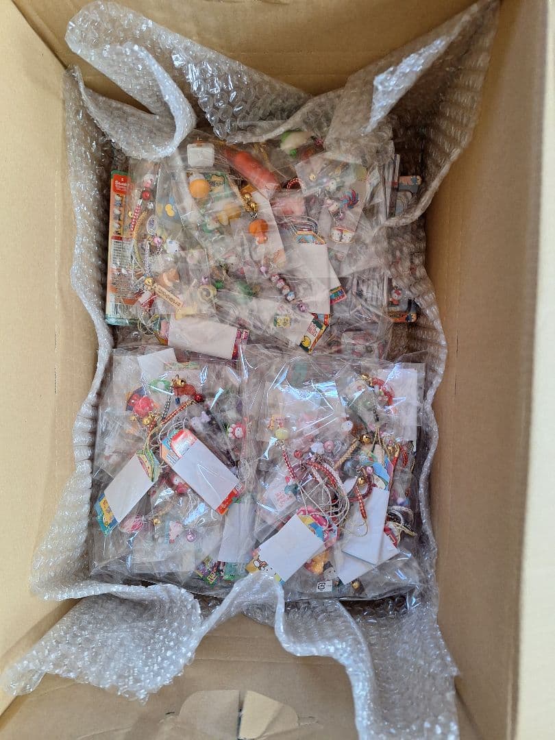 キティストラップ　ご当地キティストラップ１５０種１５０固以上