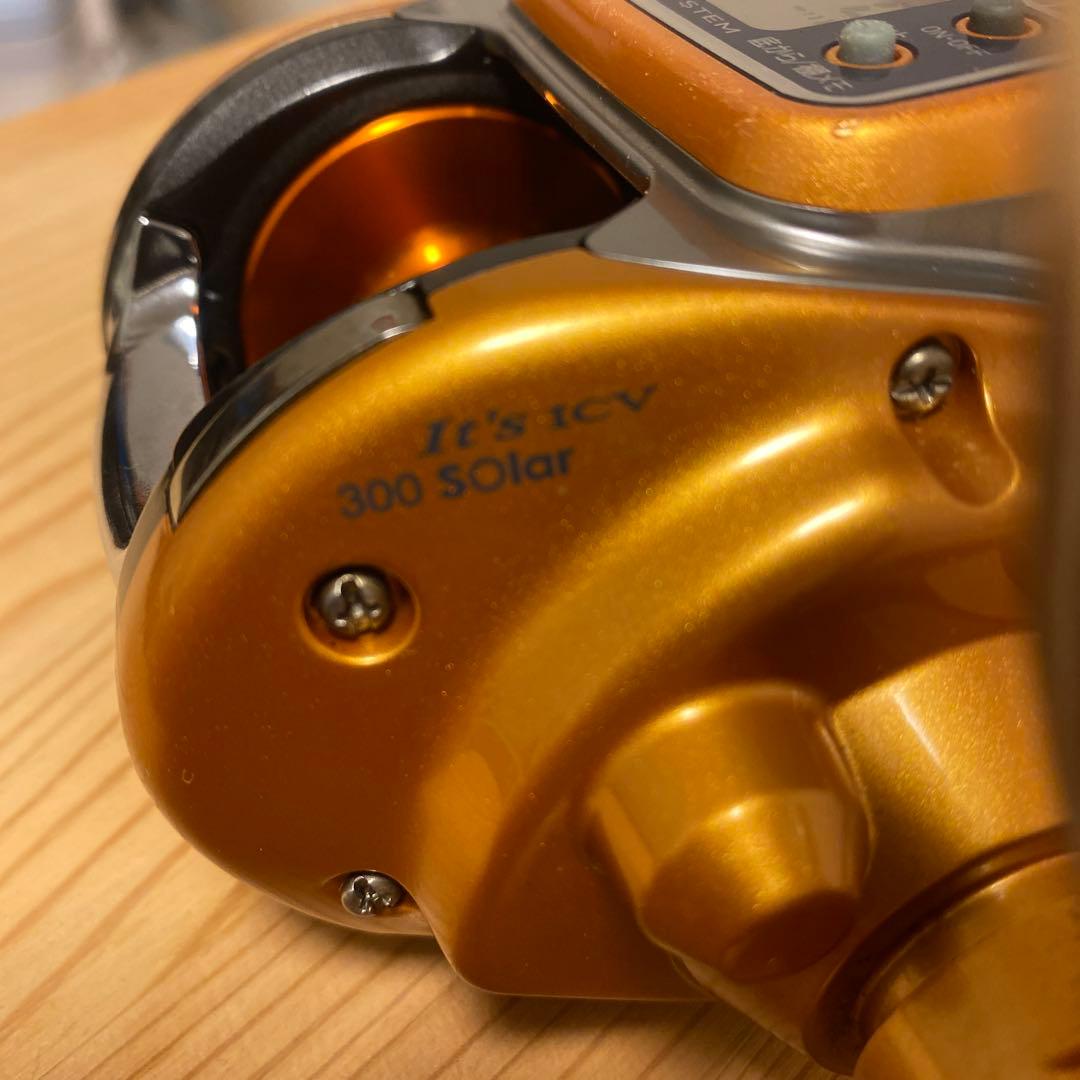 美品　希少　ダイワ　イッツICV300ソーラー　デジタルカウンター付き両軸リール