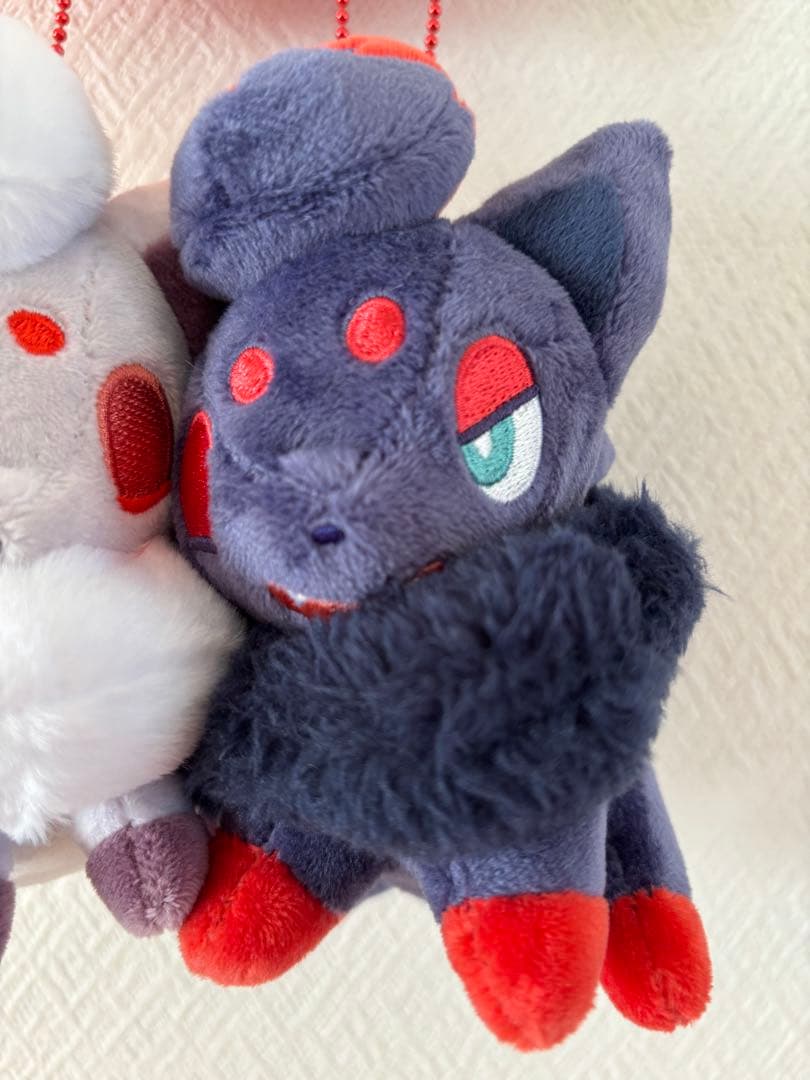 ポケモンセンター限定ぬいぐるみ　にたものどうし　ライチュウ　ゾロア　2種セット