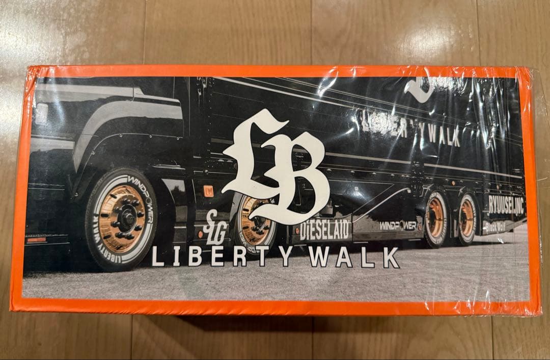 GCD 1/64 三菱 ふそう LB-TRUCKS リバティウォーク ブラック