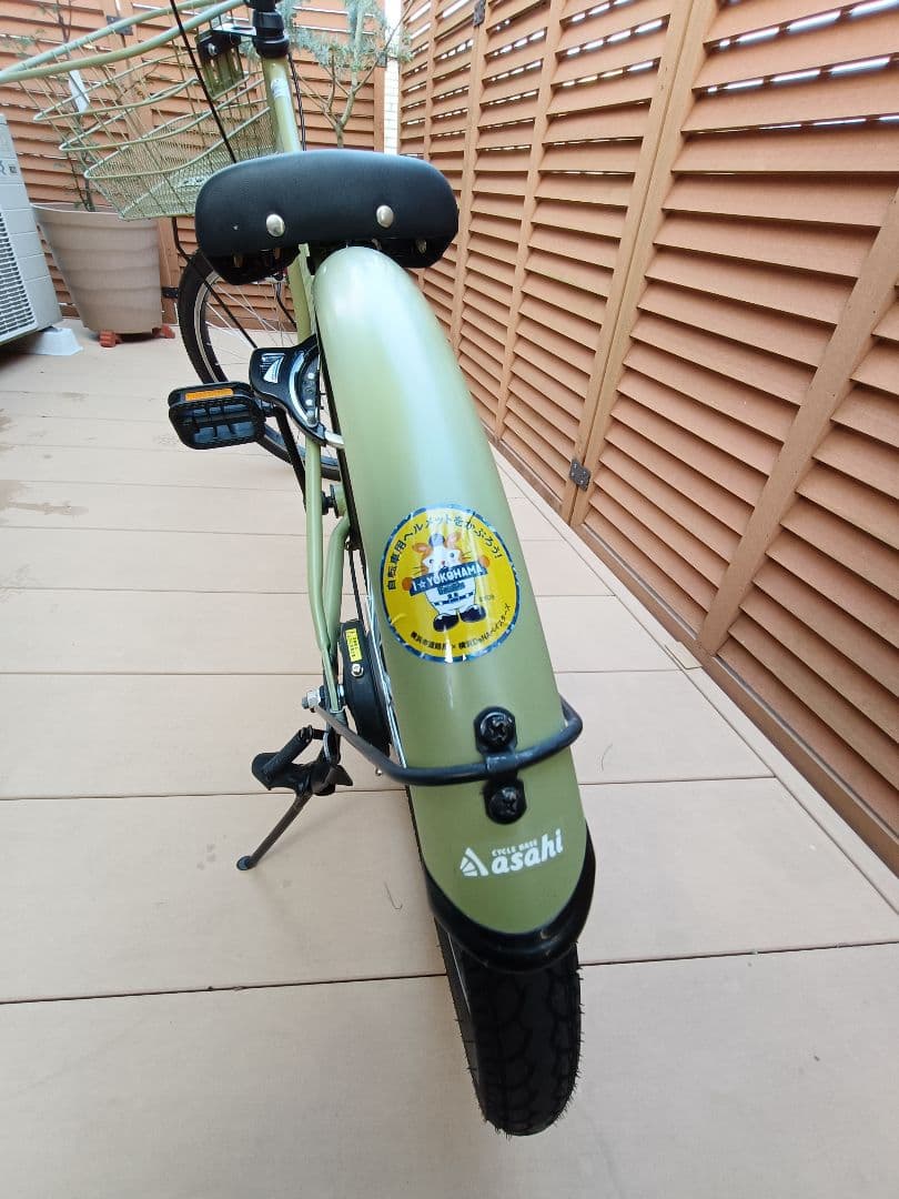 ２０２５年購入　22インチオリーブグリーン シティバイク 前面バスケット付き