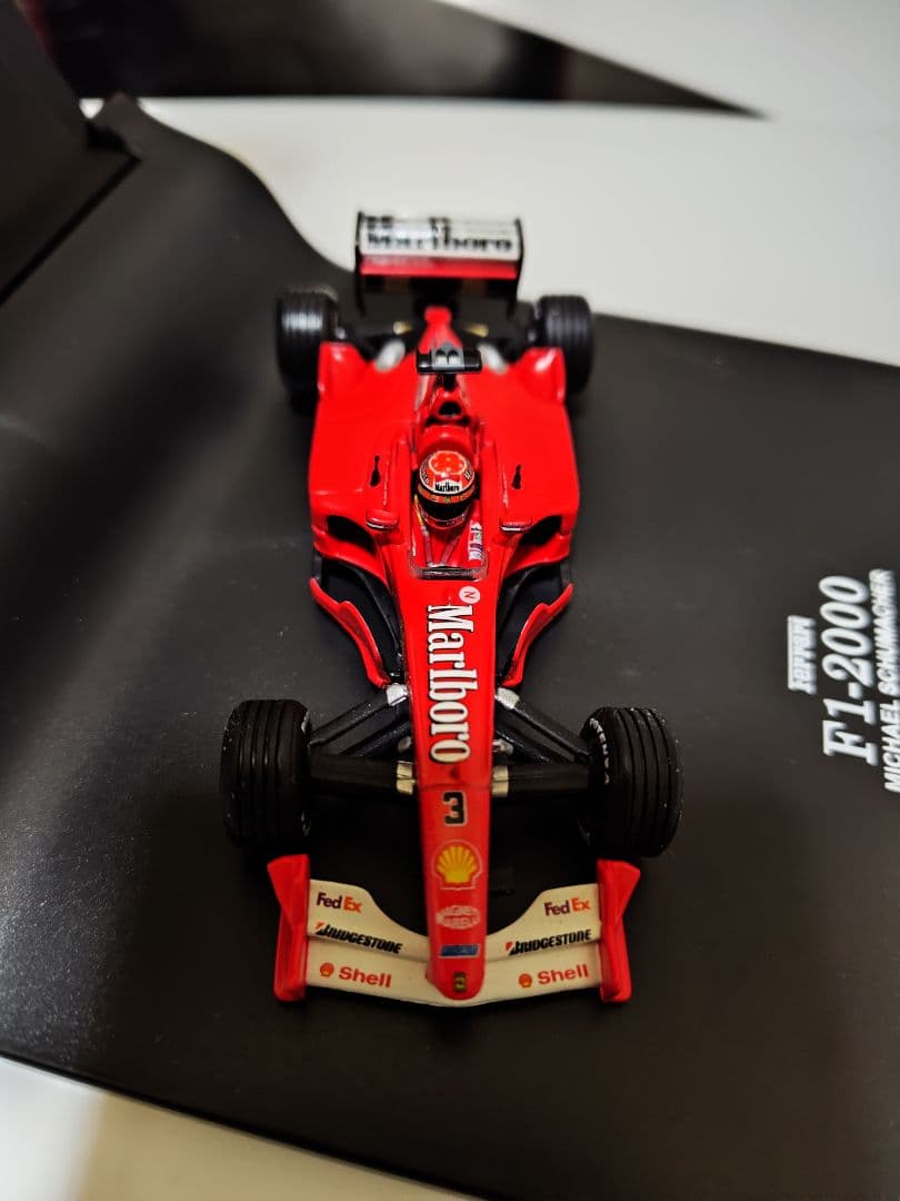 ミハエル・シューマッハ　1/43フェラーリF1−2000