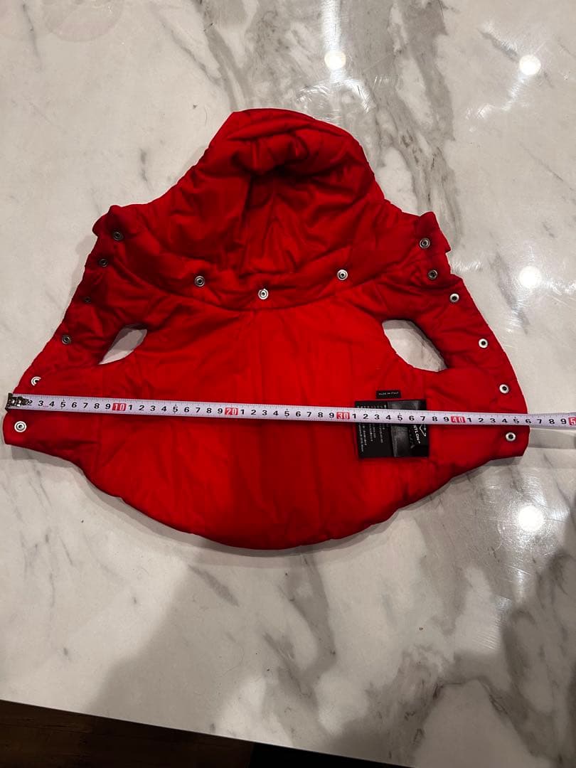 PRADA 赤 フード付きダウンジャケット　小型犬用