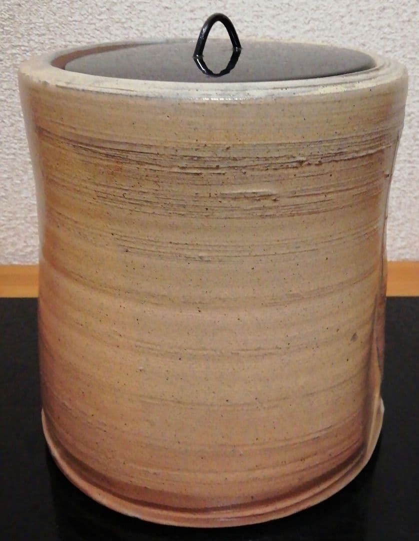 市野豊治作　白丹波　箆目　水指　共箱　共布　略歴付　茶道具