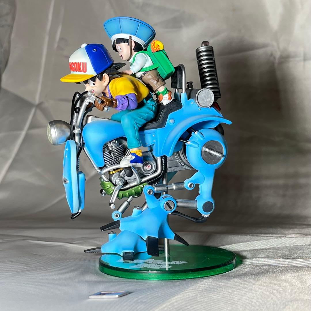 LGスタジオ バイク 悟空＆悟飯フィギュア 海外正規品 ドラゴンボールスタチュー