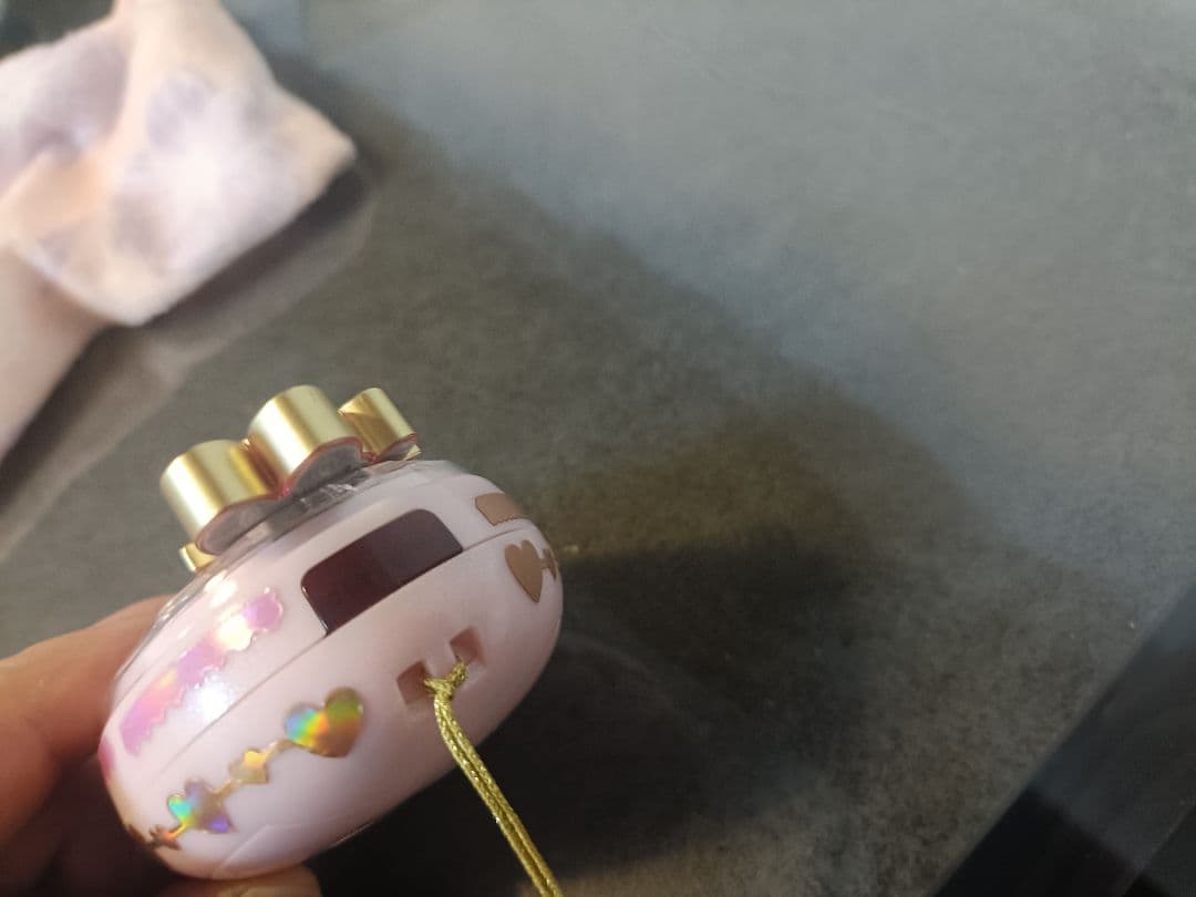 たまごっちピース　ピンク　Tamagotchi P's