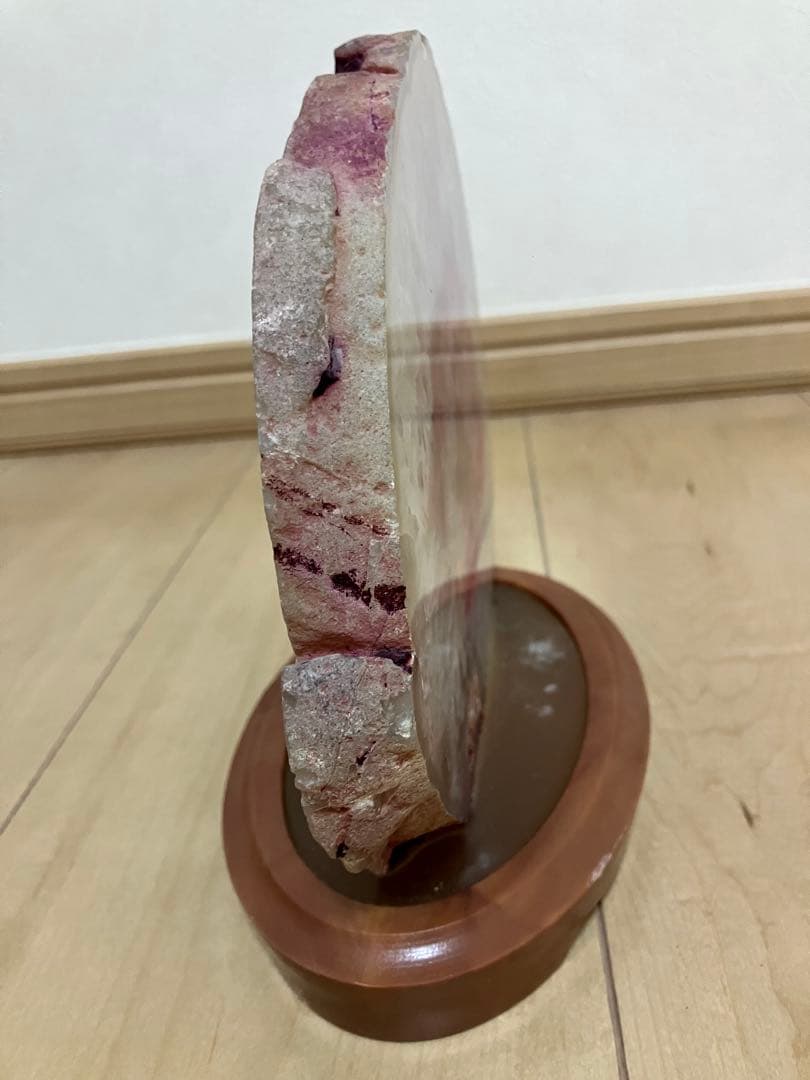 ピンク瑪瑙台座付き