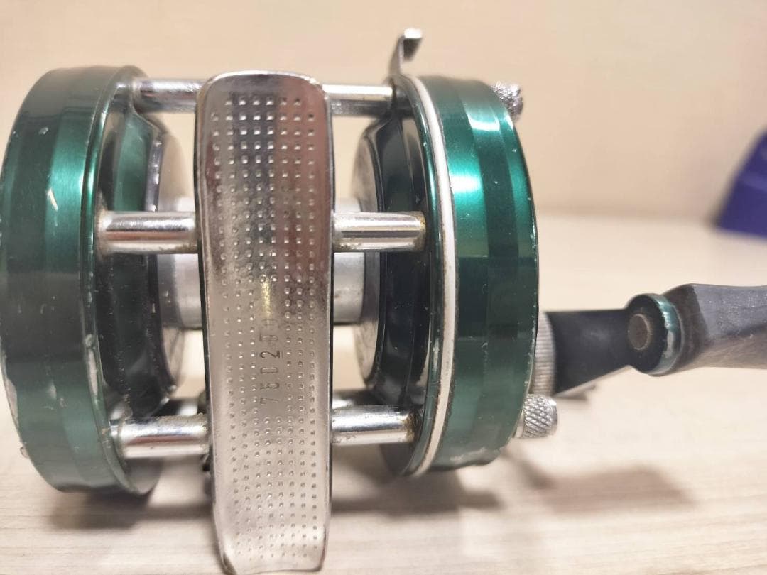 ★アブガルシア　アンバサダー5000D　ビンテージ　リール グリーン