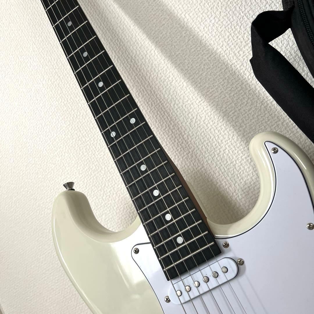 【極美品】BUSKER’S BST-Standard 白 エレキギター ケース付