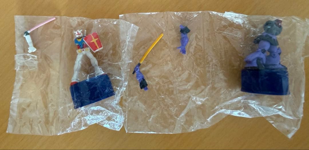 機動戦士ガンダム　ペプシボトルキャップ フィギュア 32個まとめ売り収納ケース付